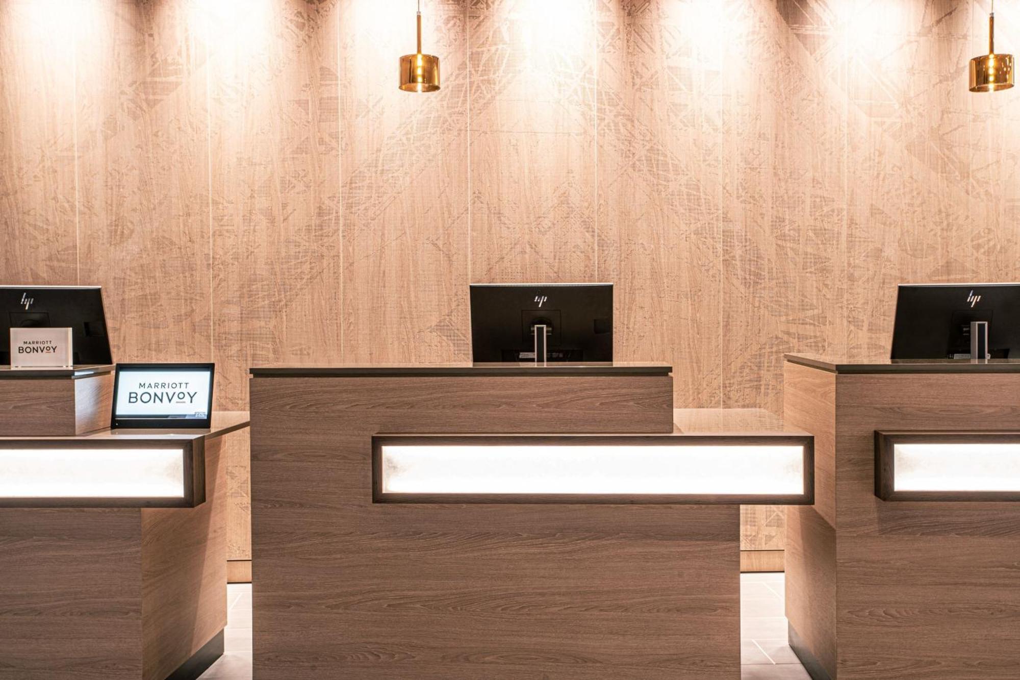Courtyard By Marriott Paris Porte De Versailles Issy-les-Moulineaux Eksteriør billede